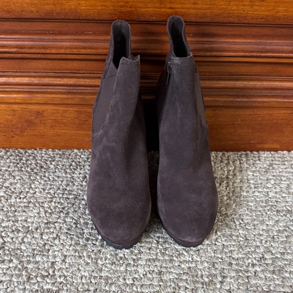 Vaneli Brown Ankle Boots